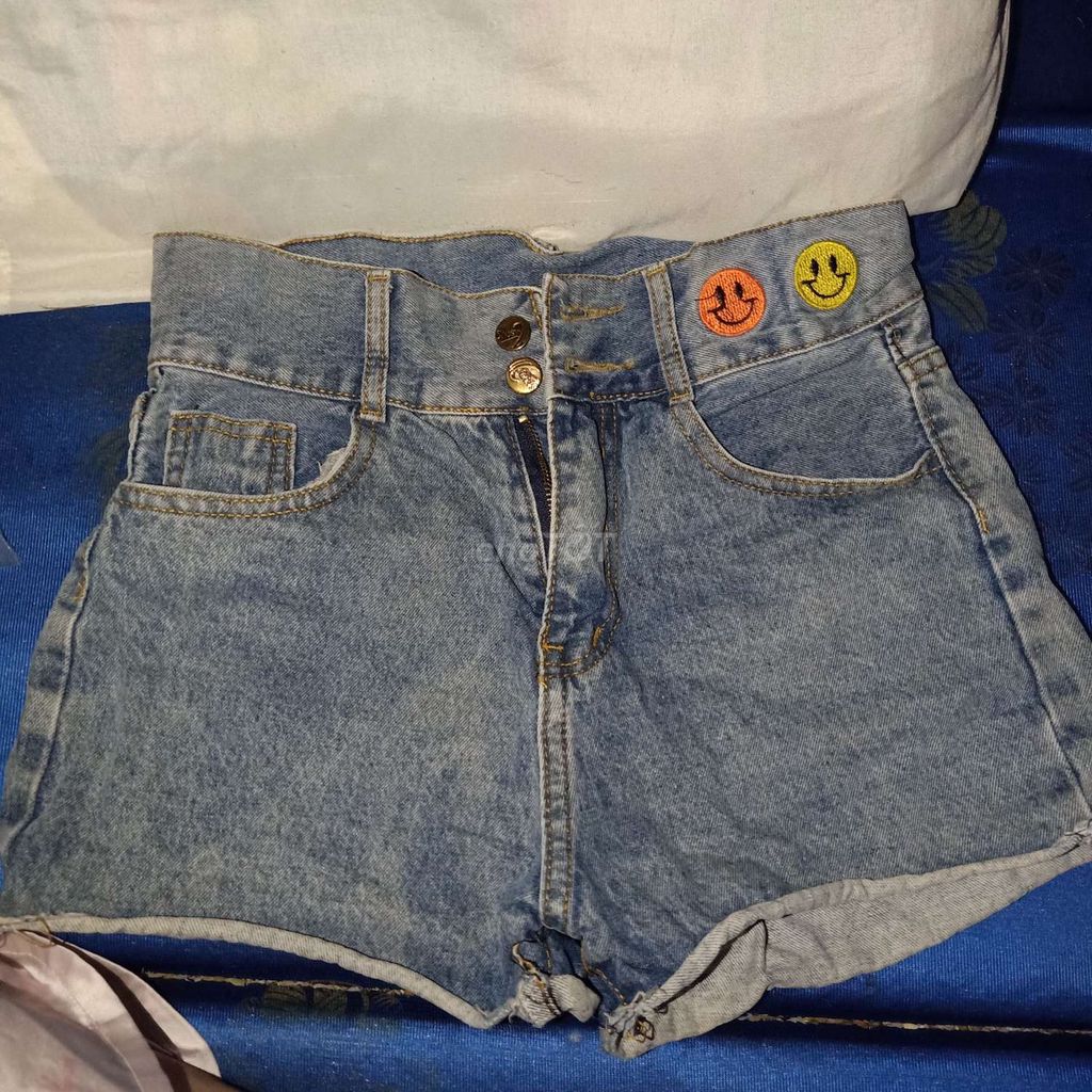 Quần short nữ jean xanh đã sử dụng. Mua bán Quần áo tại Huyện An Biên Kiên Giang được đăng bởi Trương Thị Như Ý hình 1