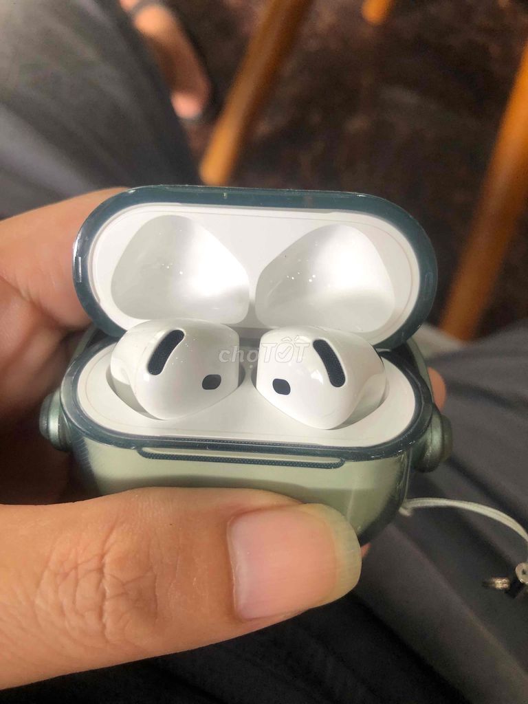 Tai nghe Apple Airpods 4 Trắng Mới. Mua bán Tivi, Âm thanh tại Thành phố Dĩ An Bình Dương được đăng bởi Nguyễn Hải Đăng hình 1