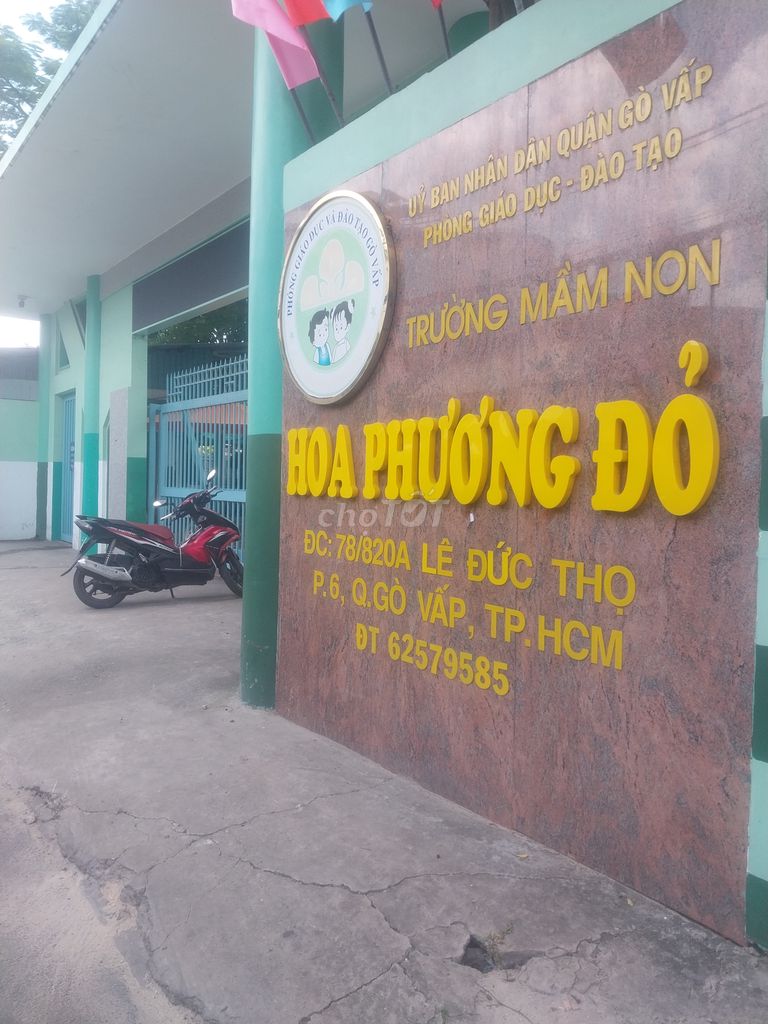 Nhà MT gần 8m, đường xe hơi thông.