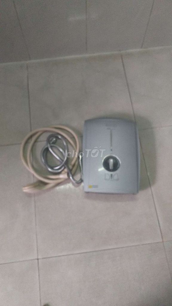 Centon Grande GD600ESP Xám Làm nóng nhanh. Mua bán Thiết bị vệ sinh, nhà tắm tại Huyện Hóc Môn Tp Hồ Chí Minh được đăng bởi Hòa hình 1