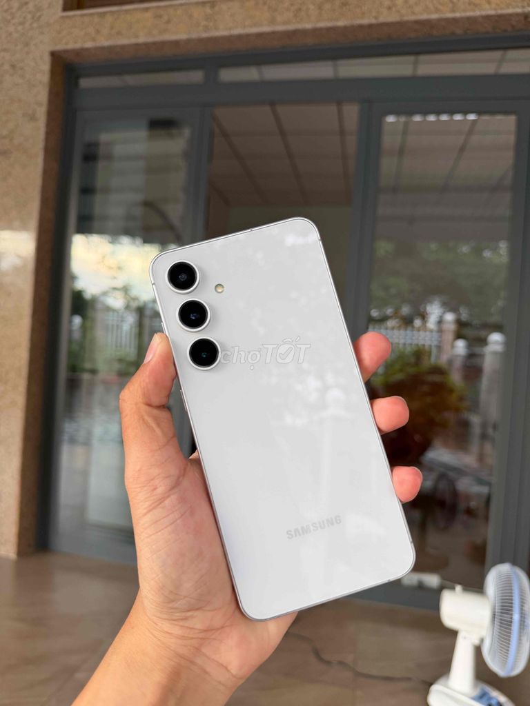Samsung Galaxy S24FE 256GB Bạc. Mua bán Điện thoại tại Huyện Tháp Mười Đồng Tháp được đăng bởi Đức máy zin hình 1