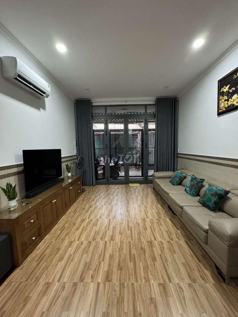 🏡 Nhà lầu nội thất cao cấp hẻm chợ C2 Phạm Hùng BH-BC