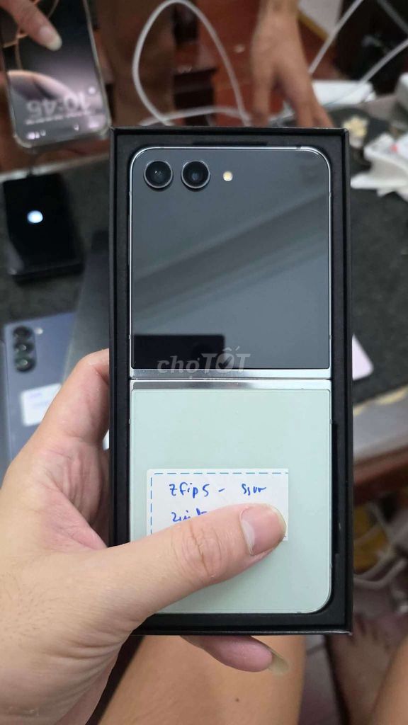 Samsung Galaxy Z Flip5 Xanh nhạt. Mua bán Điện thoại tại Quận Hà Đông Hà Nội được đăng bởi lê hoàng hình 1