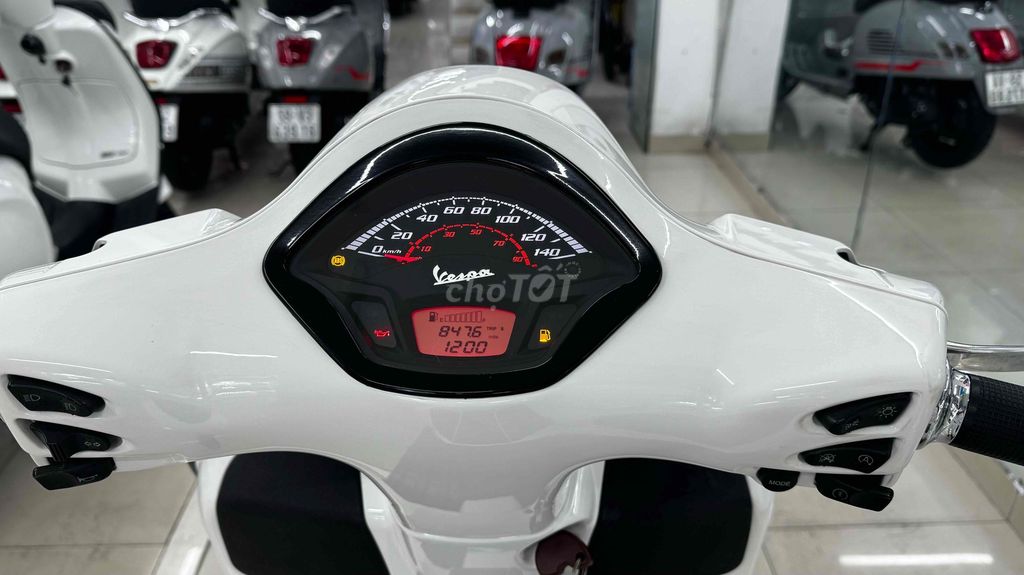 Vespa Gts 125 Iget , Abs , Chính chủ một chủ TP. Mua bán Xe máy tại Quận Phú Nhuận Tp Hồ Chí Minh được đăng bởi VESPA  PIAGGIO BẢO HƯNG Vespa cũ trả góp  hình 5