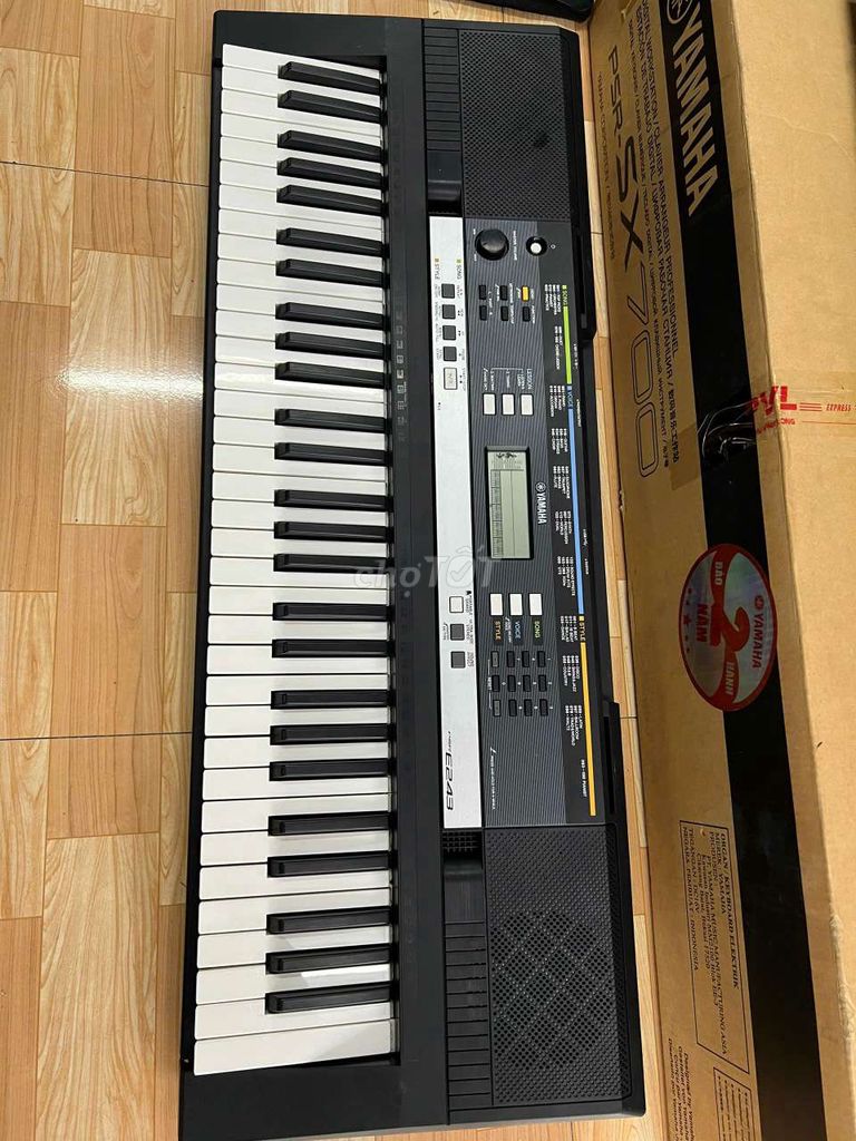 Organ yamaha psr E243