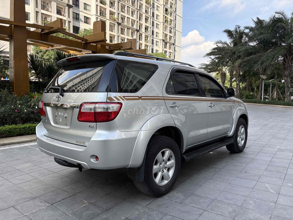 Toyota Fortuner 2011 2.5g máy dầu số sàn. Mua bán Ô tô tại Quận Hai Bà Trưng Hà Nội được đăng bởi Bùi hiển hình 4