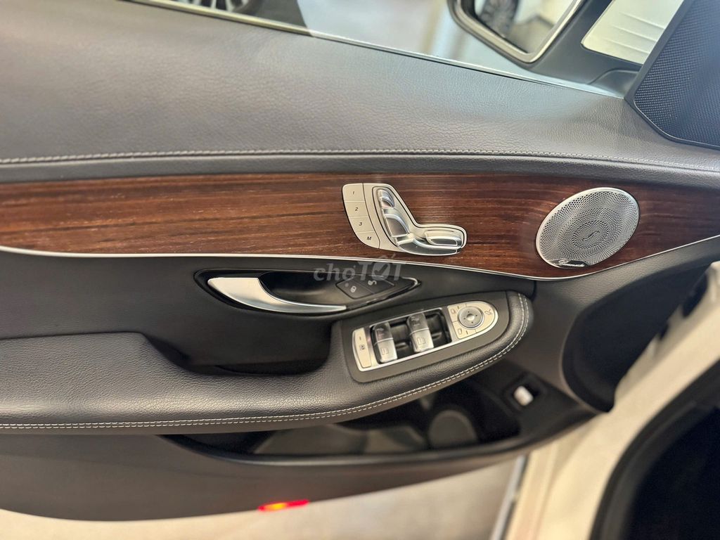 Mercedes C200 Exclusive 2020 - 53000 km. Mua bán Ô tô tại Quận 7 Tp Hồ Chí Minh được đăng bởi Quý Auto Nam Sài Gòn hình 11