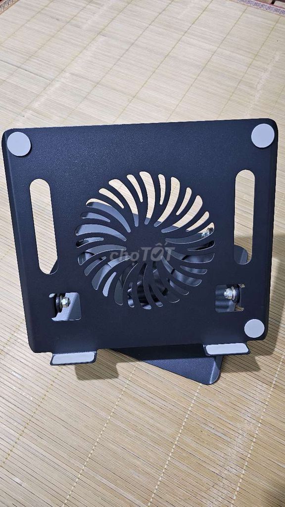 Giá đỡ laptop YL910 Thép Xám Xoay 360. Mua bán Phụ kiện (Màn hình, Chuột...) tại Huyện Hải Lăng Quảng Trị được đăng bởi Cửu Ngạn hình 1