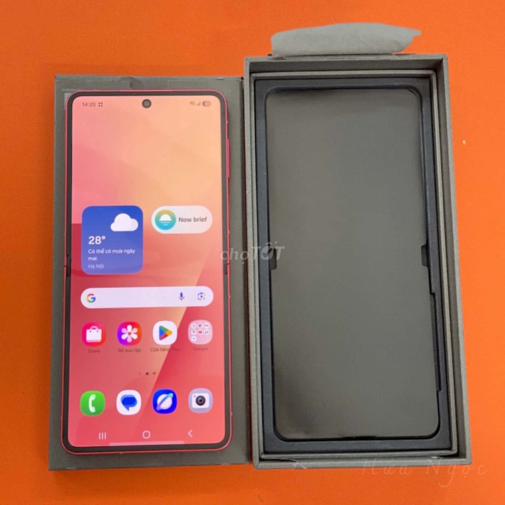 Samsung Z Flip 7 Đỏ Như mới chính hãng fullbox. Mua bán Điện thoại tại Quận Hải Châu Đà Nẵng được đăng bởi Your Phone hình 1