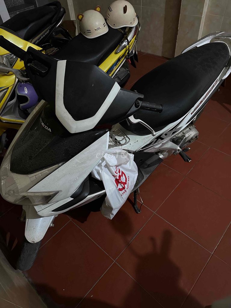 Honda Air Blade 2008 Trắng. Mua bán Xe máy tại Quận Hoàng Mai Hà Nội được đăng bởi Tuan hình 1