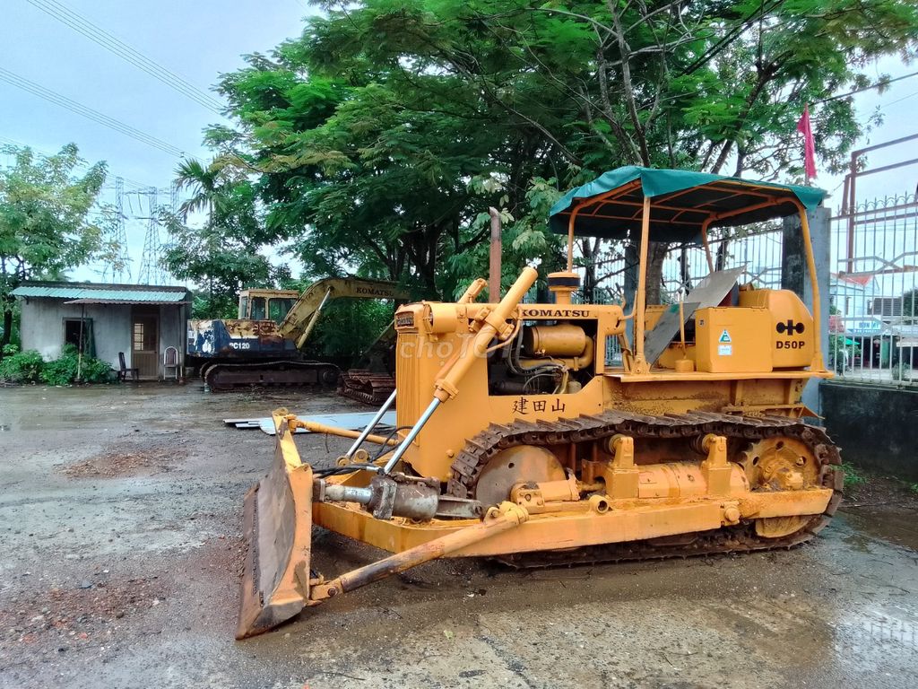 Cần bán xe ủi D50-15 Komatsu, D5-15