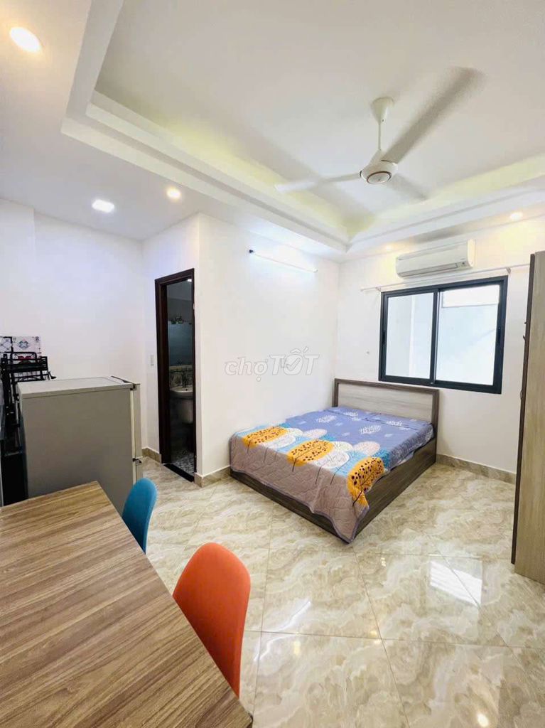 CĂN HỘ STUDIO CỬA SỔ TRỜI 25M2 FULL NỘI THẤT NGAY CV HOÀNG VĂN THỤ