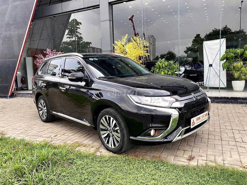 MITSUBISHI OUTLANDER CVT 2023 LƯỚT CHÍNH HÃNG