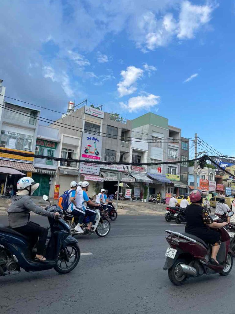 Mặt tiền ngay Bảy Hiền Tuyến Metro số 2