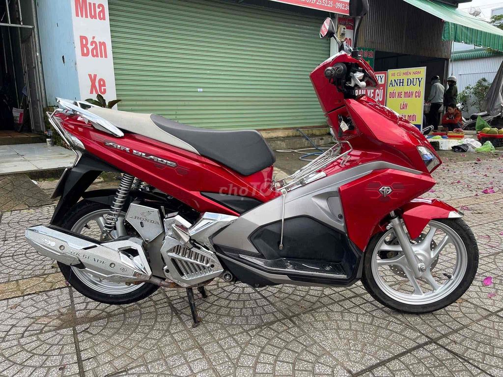 Honda Air Blade 125 Đỏ 16000 km. Mua bán Xe máy tại Huyện Đơn Dương Lâm Đồng được đăng bởi xe máy cũ Miền Nam Anh Duy hình 2