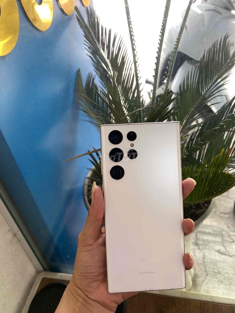 Samsung Galaxy S22 Ultra 256GB. Mua bán Điện thoại tại Quận Tân Phú Tp Hồ Chí Minh được đăng bởi Nguyen Thuy hình 1