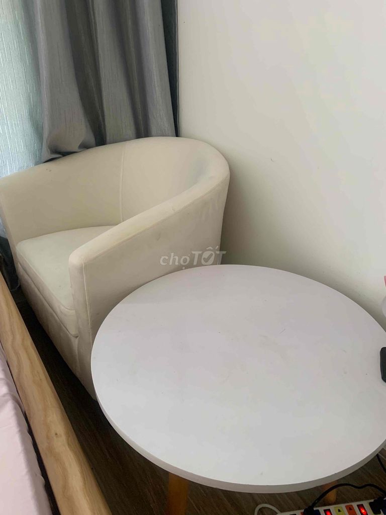 Ghế sofa đơn Trắng kem Còn mới. Mua bán Bàn ghế tại Thành phố Thủ Đức Tp Hồ Chí Minh được đăng bởi Hạnh Duyên hình 1
