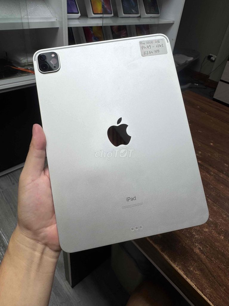 Apple iPad Pro 2020 256GB Bạc. Mua bán Máy tính bảng tại Quận Hoàng Mai Hà Nội được đăng bởi Cảnh Hà  hình 1
