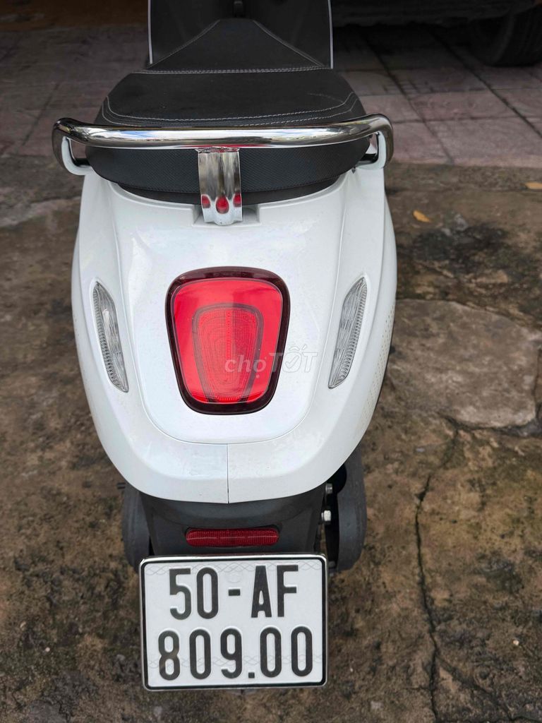 Электрический мопед VinFast Evo Grand Like белый 600 км