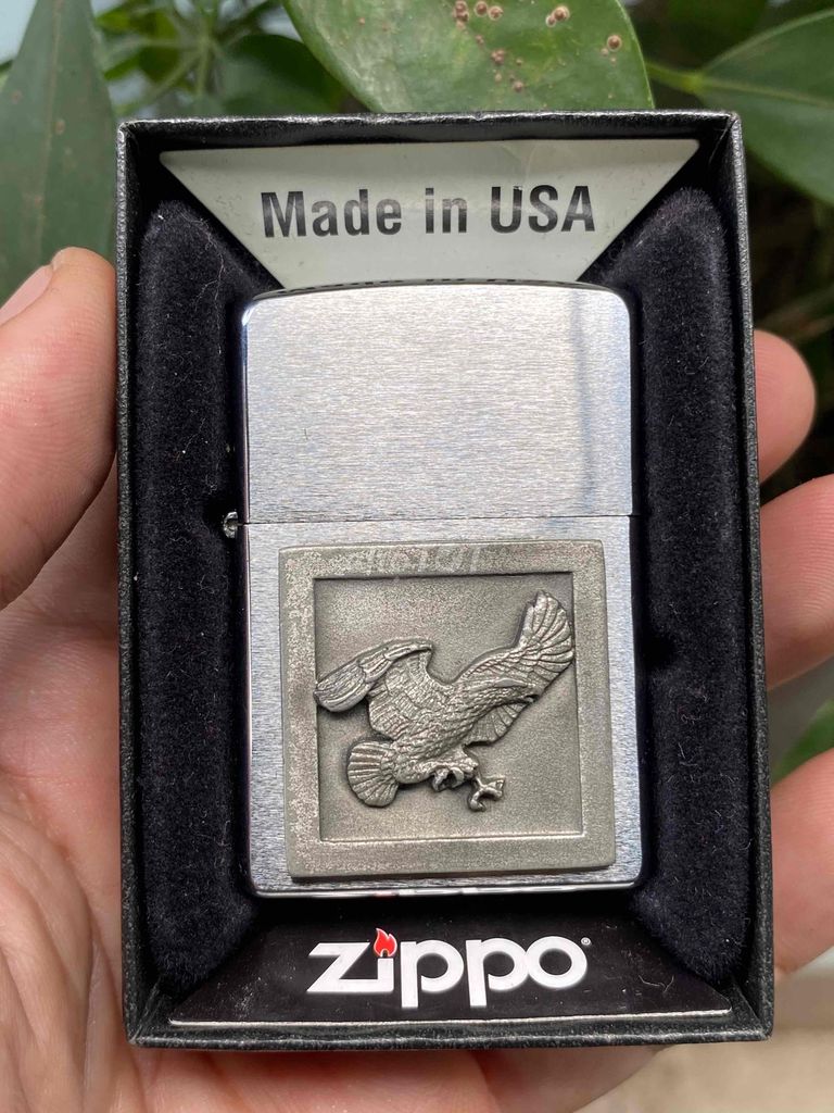 Zippo Mỹ xách tay đít lõm đời 2002, zin like new