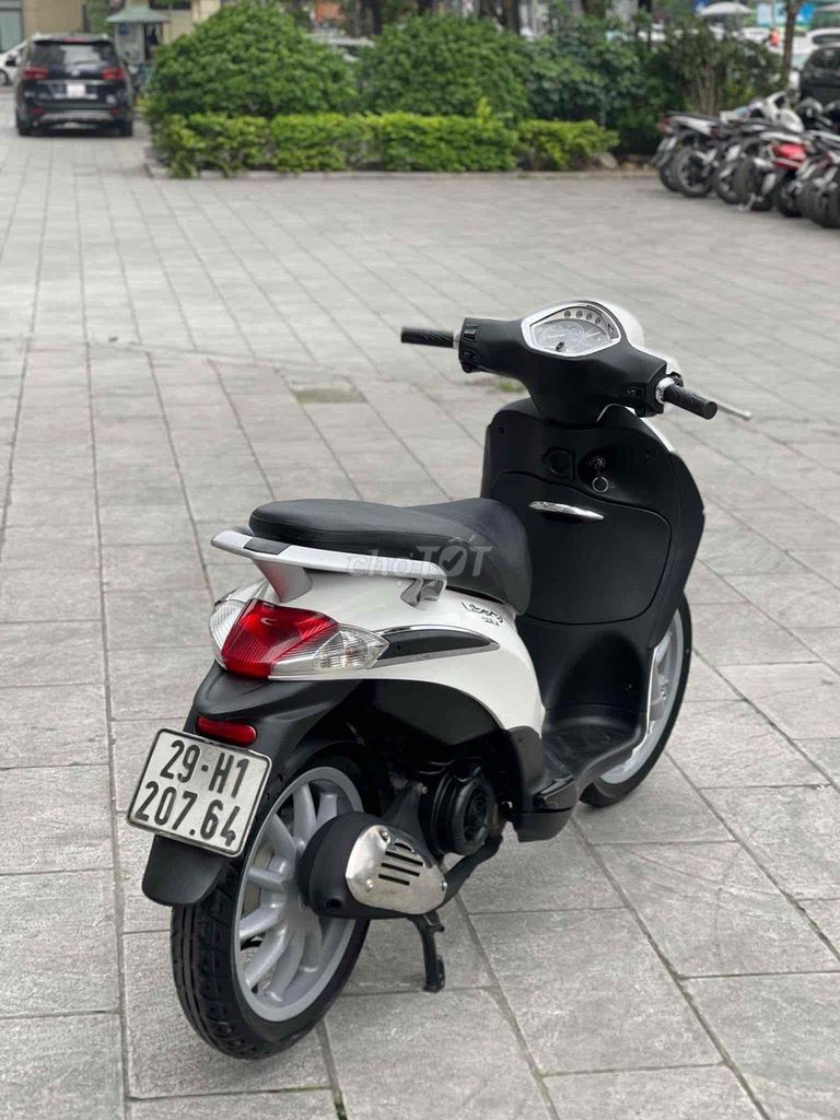 Hang đẹp Liberty 125ie 2012 màu trắng đẹp như mới. Mua bán Xe máy tại Quận Cầu Giấy Hà Nội được đăng bởi Anh Khoa hình 1