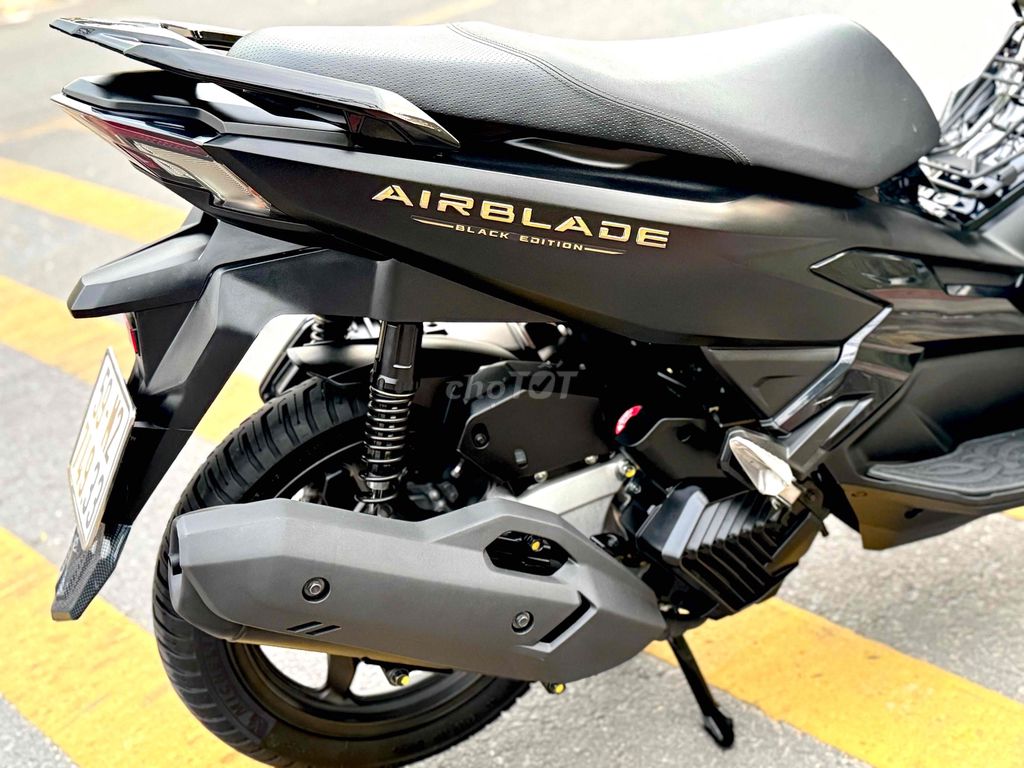 Airblade 125 4Val mẫu 2024 1chủ ít đi8000km zin100. Mua bán Xe máy tại Quận 11 Tp Hồ Chí Minh được đăng bởi CỬA HÀNG CHUYÊN GÓP NỢ XẤU hình 5