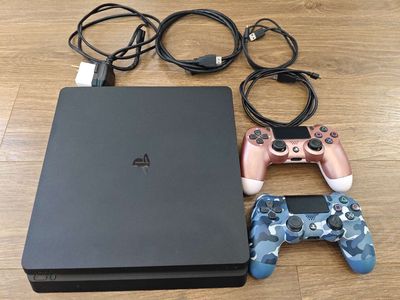 Lên đời Ps5 cần bán lại ps4 Slim. Mua bán Thiết bị chơi game tại Quận Liên Chiểu Đà Nẵng được đăng bởi Hải Nguyễn 