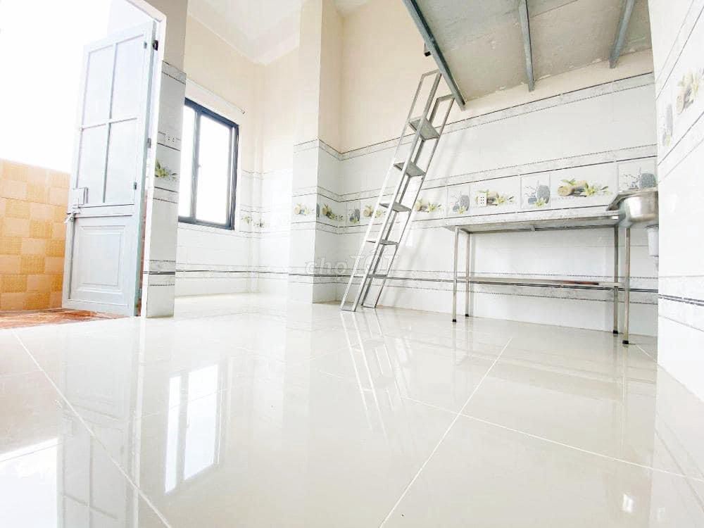 PHÒNG TRỌ CÓ GÁC CAO 2M CỬA SỔ TRỜI THOÁNG MÁT THANG MÁY - GIÁ RẺ