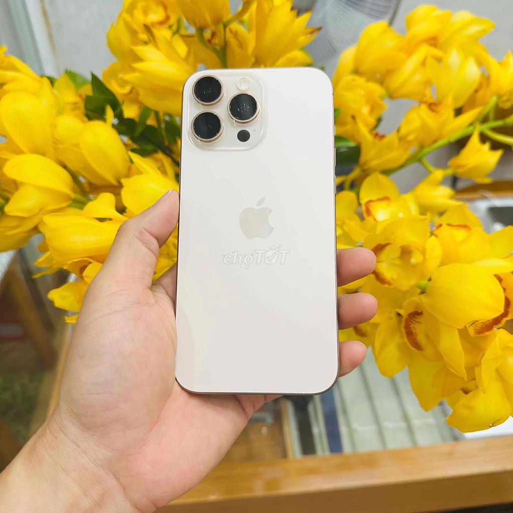 Apple iPhone 16 Pro Max 1TB Vàng. Mua bán Điện thoại tại Thành phố Buôn Ma Thuột Đắk Lắk được đăng bởi Nguyễn Hoàng hình 1