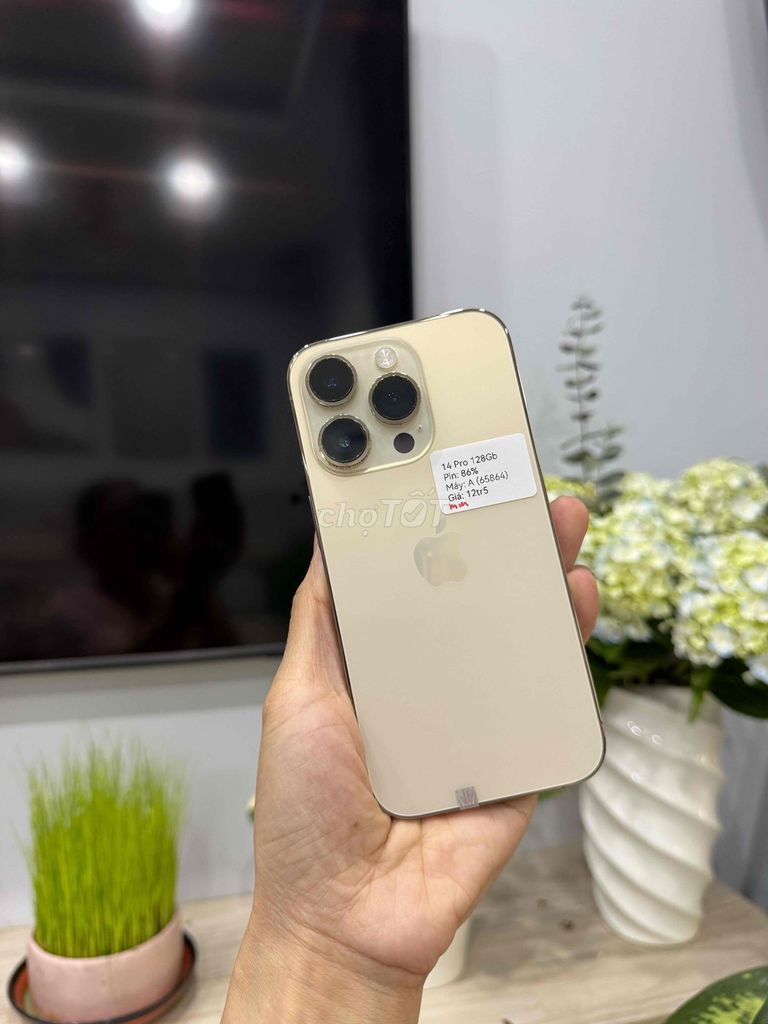iPhone 14 Pro 128GB QT Vàng Gold P87 zin ốc đẹp 99. Mua bán Điện thoại tại Huyện Hóc Môn Tp Hồ Chí Minh được đăng bởi Nguyễn Thu hình 1