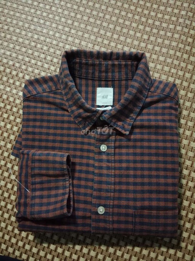 Áo sơ mi nam H&M M Vải Nâu kẻ caro. Mua bán Quần áo tại Huyện Tuy Phong Bình Thuận được đăng bởi Hải Trần hình 1