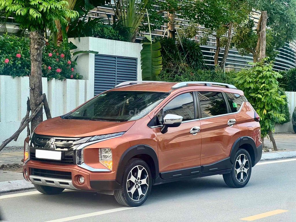 Мицубиси Спандер Кросс Премиум 2021 Оранжево-коричневый