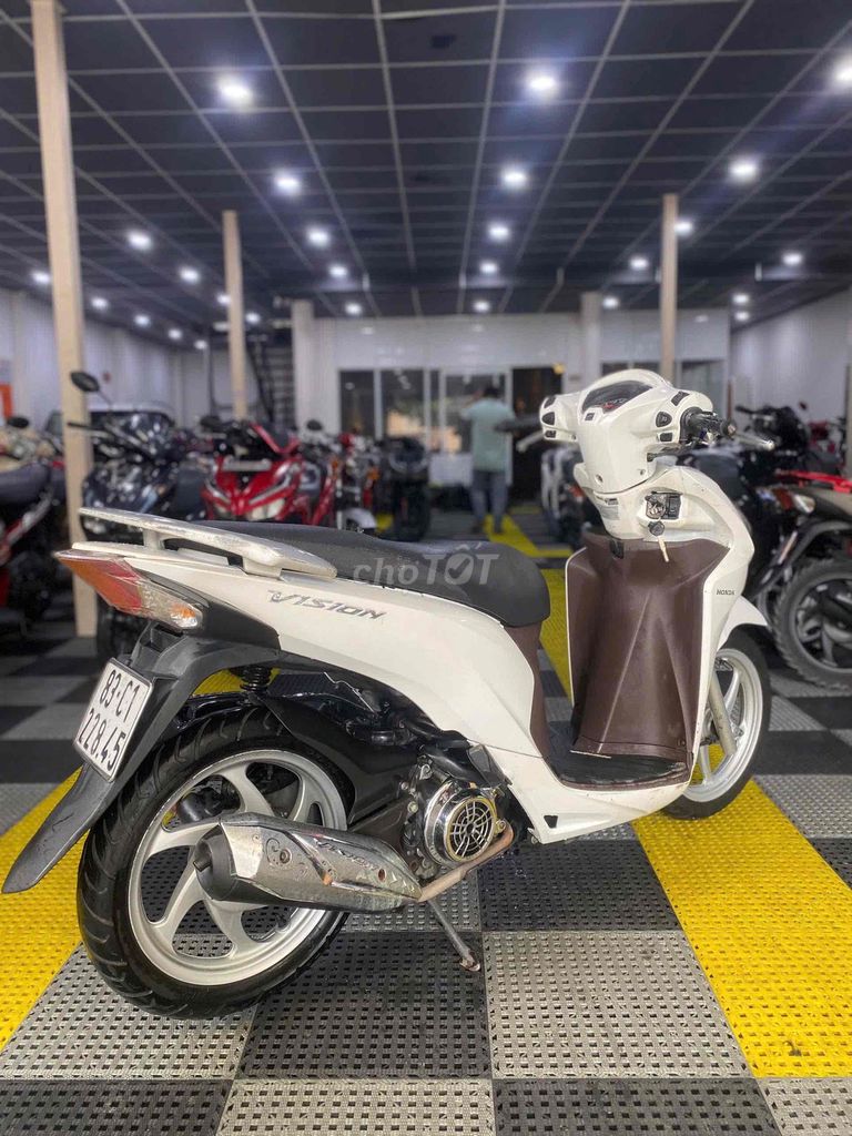 Vision đẹp, máy êm thì thầm bao vọt. Mua bán Xe máy tại Quận 8 Tp Hồ Chí Minh được đăng bởi Quân  hình 2