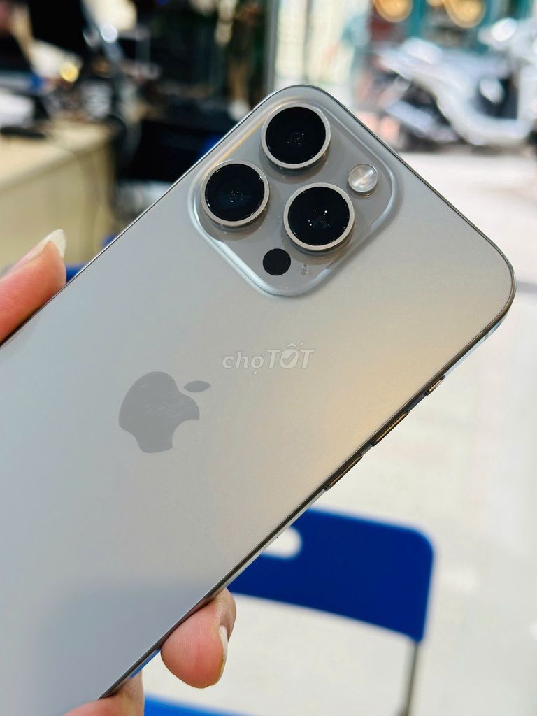 iPhone 15 Pro Max 512GB Titan Tự Nhiên VNA. Mua bán Điện thoại tại Quận Đống Đa Hà Nội được đăng bởi Thế Hoàng hình 1