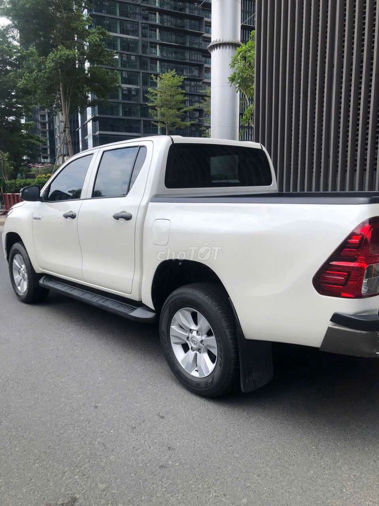 Toyota hilux. Mua bán Ô tô tại Quận 5 Tp Hồ Chí Minh được đăng bởi Tran Tuyen hình 2