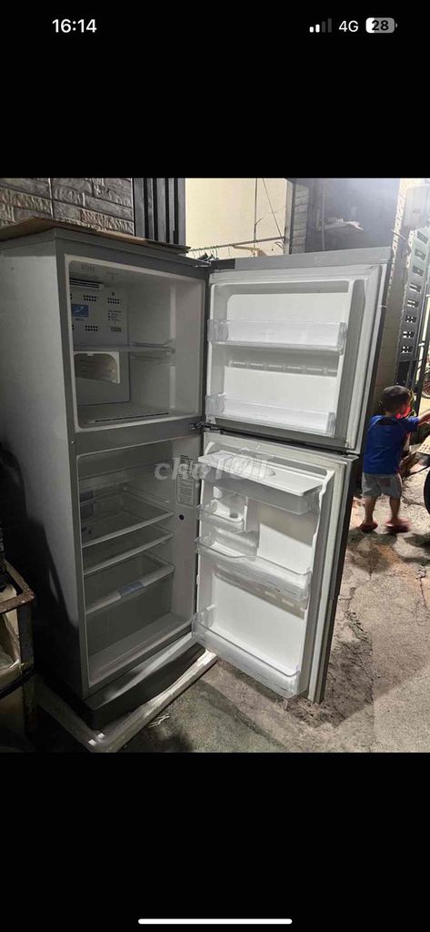 cần bán lại tủ lạnh như hình hoạt động bình thường. Mua bán Tủ lạnh tại Thành phố Thủ Đức Tp Hồ Chí Minh được đăng bởi Hồng Hồng hình 1