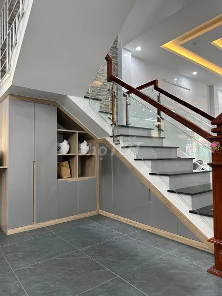 Tủ gầm cầu thang gỗ công nghiệp. Mua bán Tủ, kệ gia đình tại Quận Hải Châu Đà Nẵng được đăng bởi Nội thất tủ bếp TST hình 1