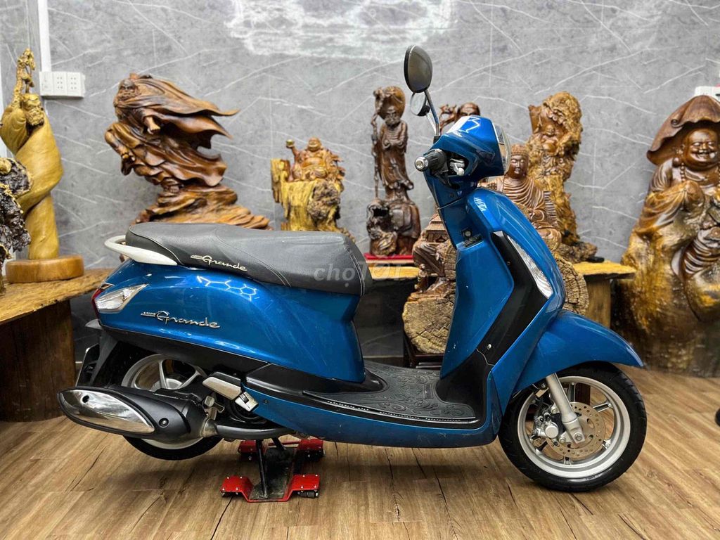 👉Grande 2015 dàn áo sạch sẽ máy móc bao êm. Mua bán Xe máy tại Quận 7 Tp Hồ Chí Minh được đăng bởi Xe Cũ Hiếu CT hình 7