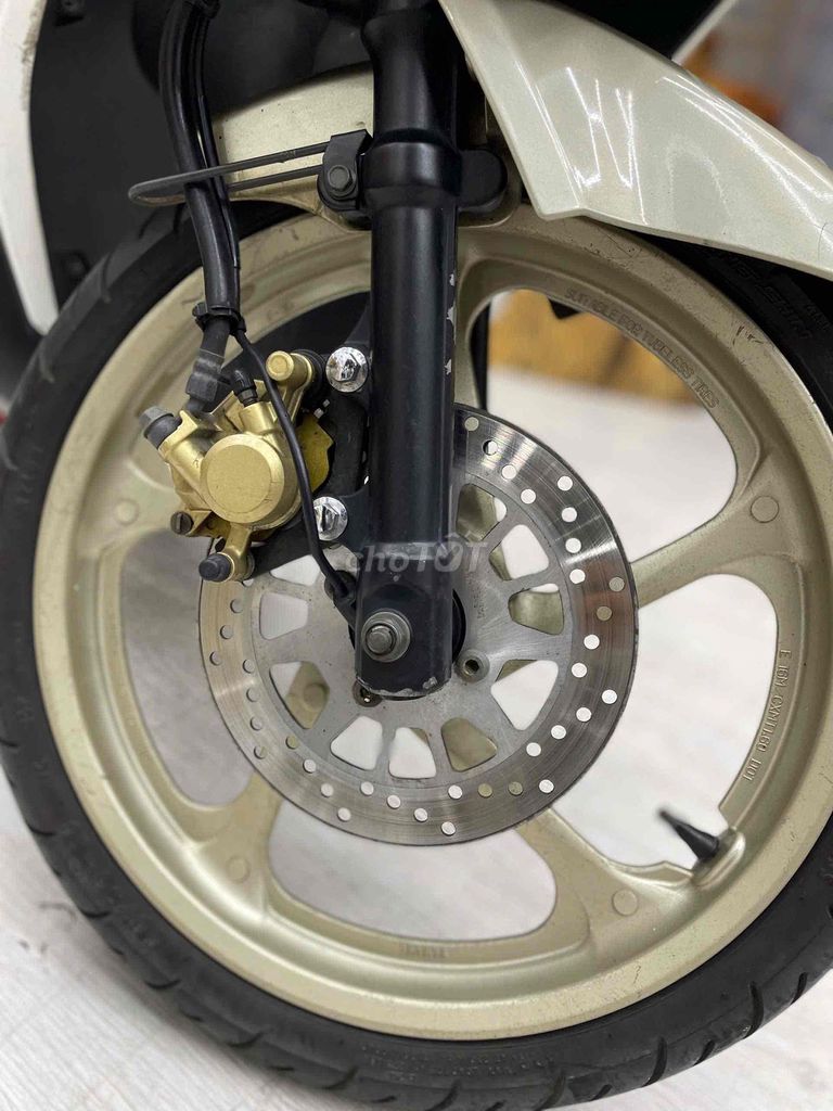 Nouvo4 đẹp, máy êm thì thầm bao vọt biển SG. Mua bán Xe máy tại Quận 8 Tp Hồ Chí Minh được đăng bởi Quân  hình 9