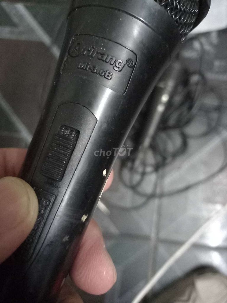 Dư pass rẻ combo 2 mic xưa sưu tầm ạ