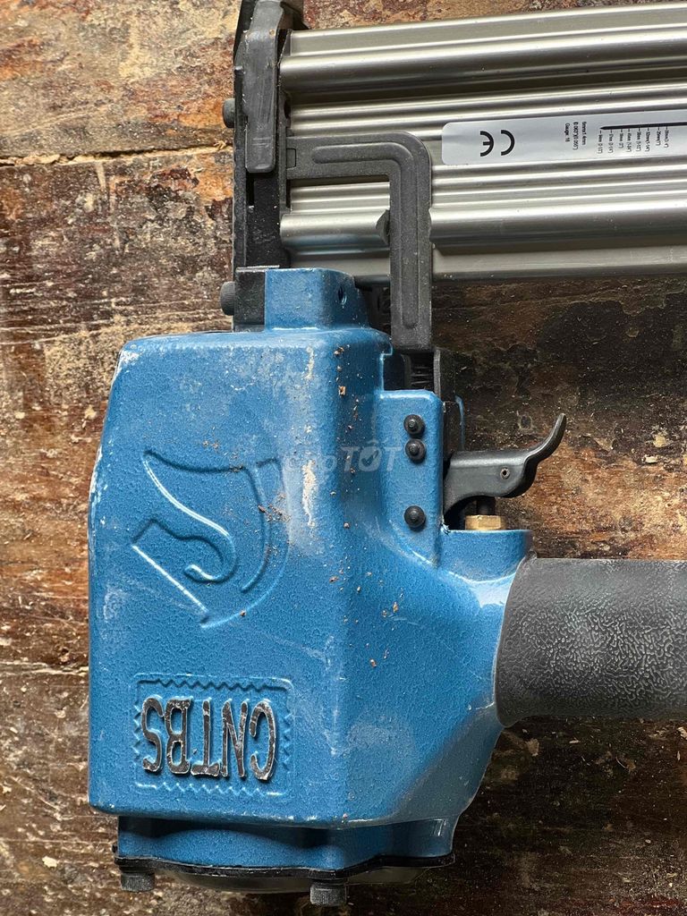Thanh lý súng bắn đinh hơi Onters 16 Gauge – còn h
