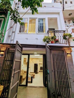 Bán nhà Q7, Phú Thuận, DTSD 60m2, giá 3 tỷ9, kề bên Phú Mỹ Hưng