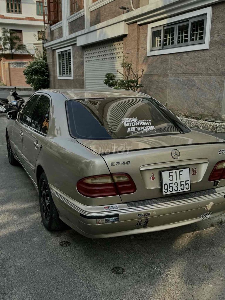 Мерседес E240 W210 2001 Золотой песок