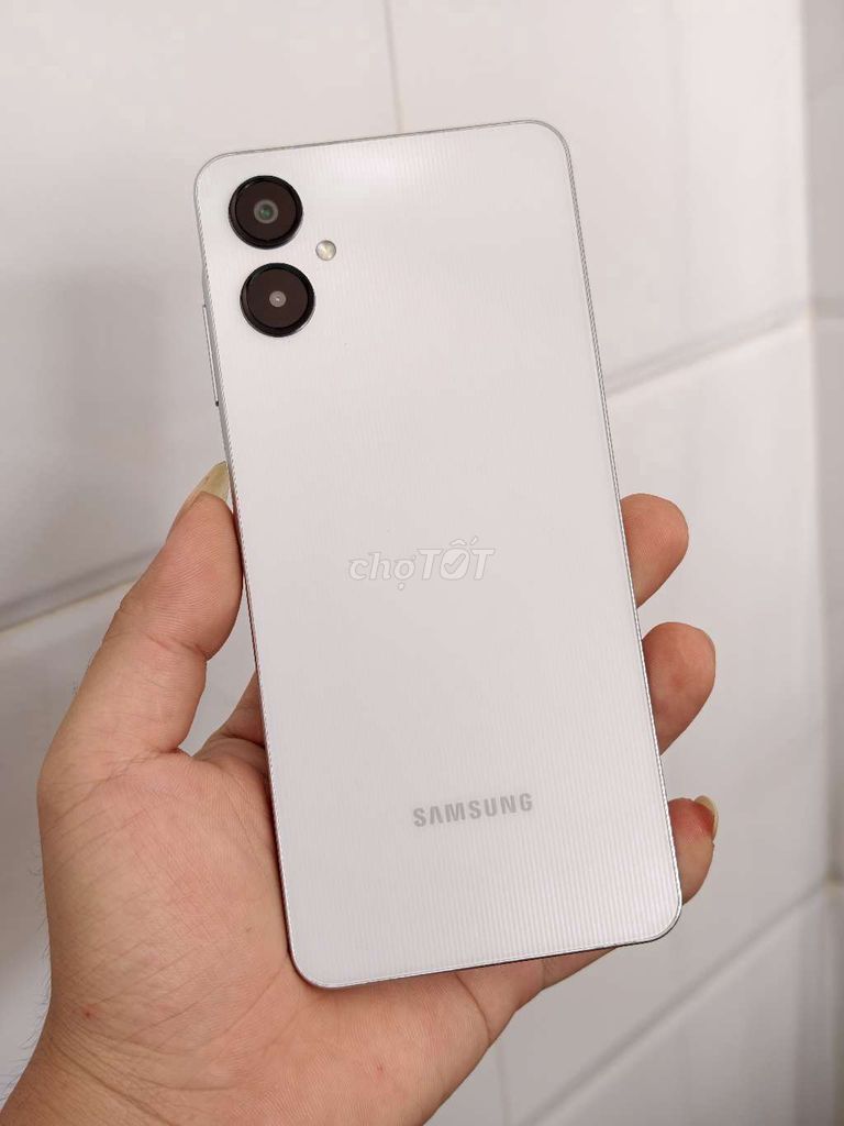 Samsung Galaxy A06 5G 128GB Bạc. Mua bán Điện thoại tại Quận Bình Tân Tp Hồ Chí Minh được đăng bởi Trần Thanh hình 1
