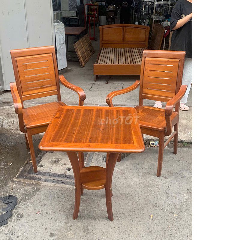 Bộ Bàn Ghế Gỗ Tự Nhiên Nâu Mới 90%. Mua bán Bàn ghế tại Huyện Hóc Môn Tp Hồ Chí Minh được đăng bởi MỸ HOA Thanh Lý  hình 1