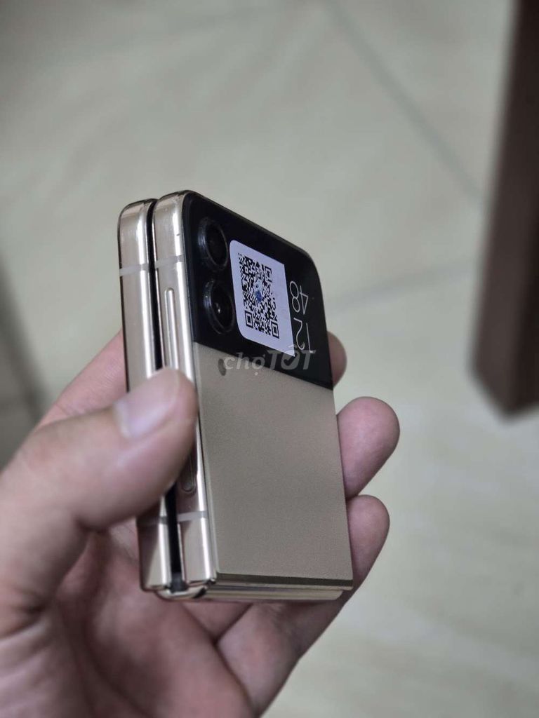 Samsung Z Flip 4 Vàng Hỏng màn hình. Mua bán Điện thoại tại Quận Ba Đình Hà Nội được đăng bởi tung hình 1