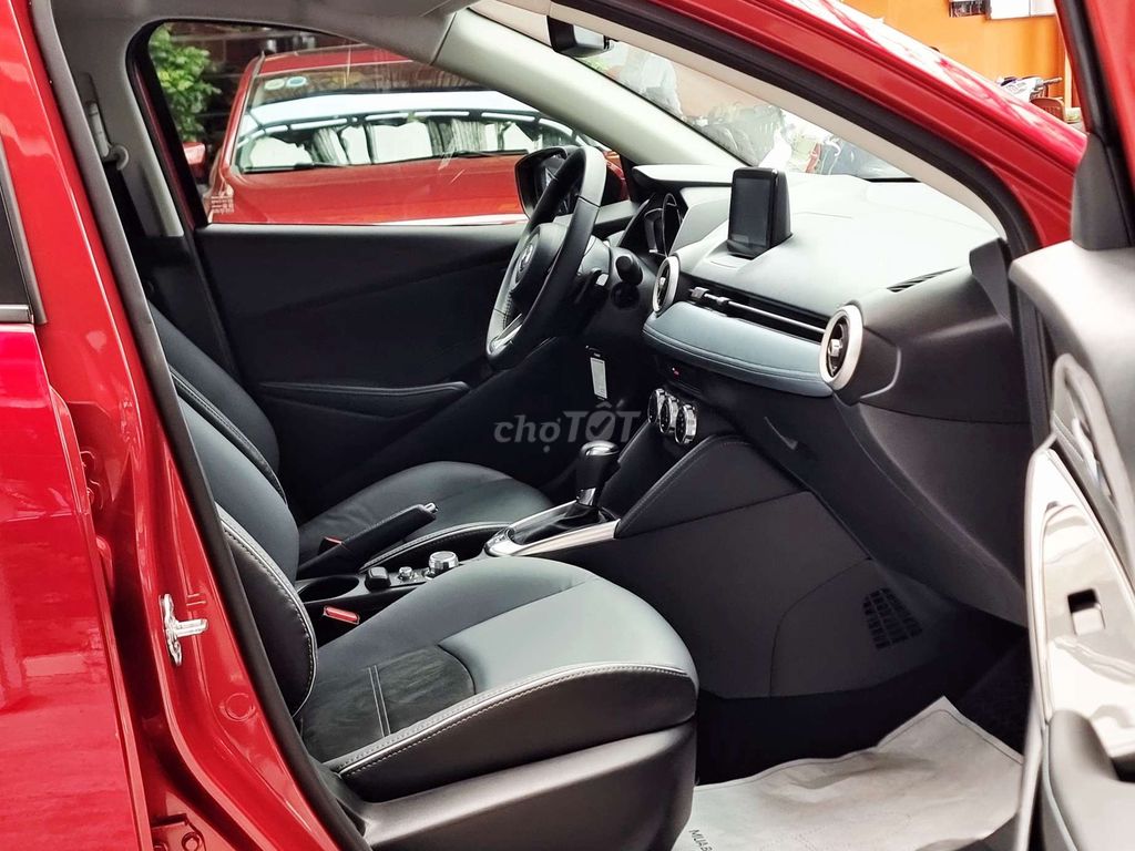 MAZDA 2 LUXURY 1.5AT 2023, NHẬP THÁI, ODO 1V4.. Mua bán Ô tô tại Thành phố Thủ Đức Tp Hồ Chí Minh được đăng bởi Đức Hưng Siêu thị ô tô Thủ Đức hình 12
