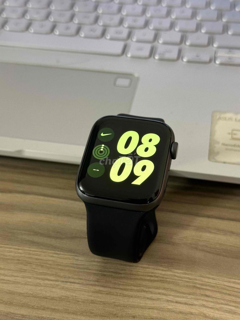 Apple Watch Sr4/44mm đủ sạc dây đeo zin 99%