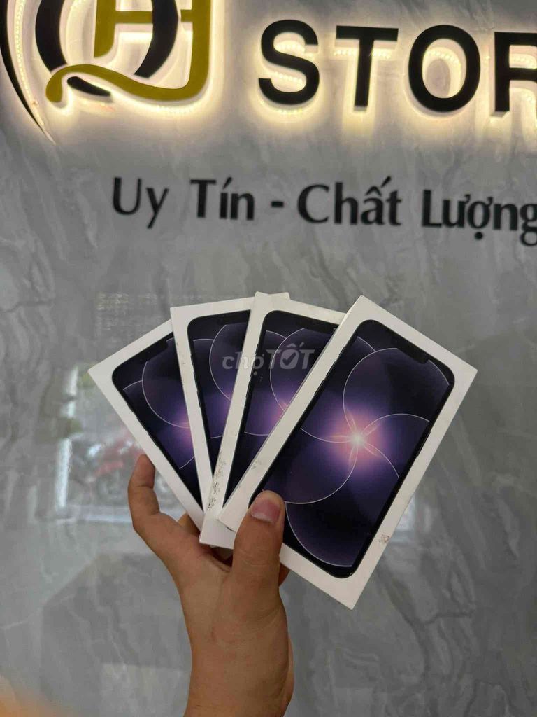 Iphone17e New Fullbox Lock. Mua bán Điện thoại tại Quận Tân Bình Tp Hồ Chí Minh được đăng bởi Tiệm Điện Thoại Chất QH Store hình 1