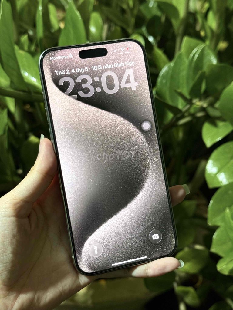 iPhone 15 Pro Max Bạc Đã sử dụng. Mua bán Điện thoại tại Quận Cẩm Lệ Đà Nẵng được đăng bởi Thùy Trangg hình 1